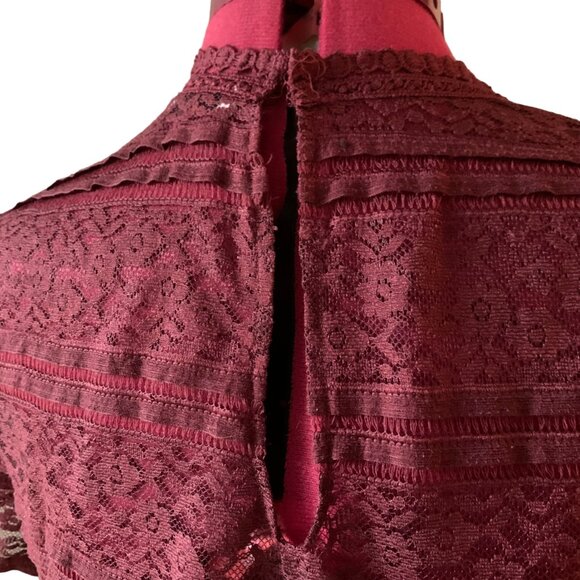LUSH - burgundy Sheer Lace embroidery top - Short sleeves - high neck - large - Picture 6 of 11